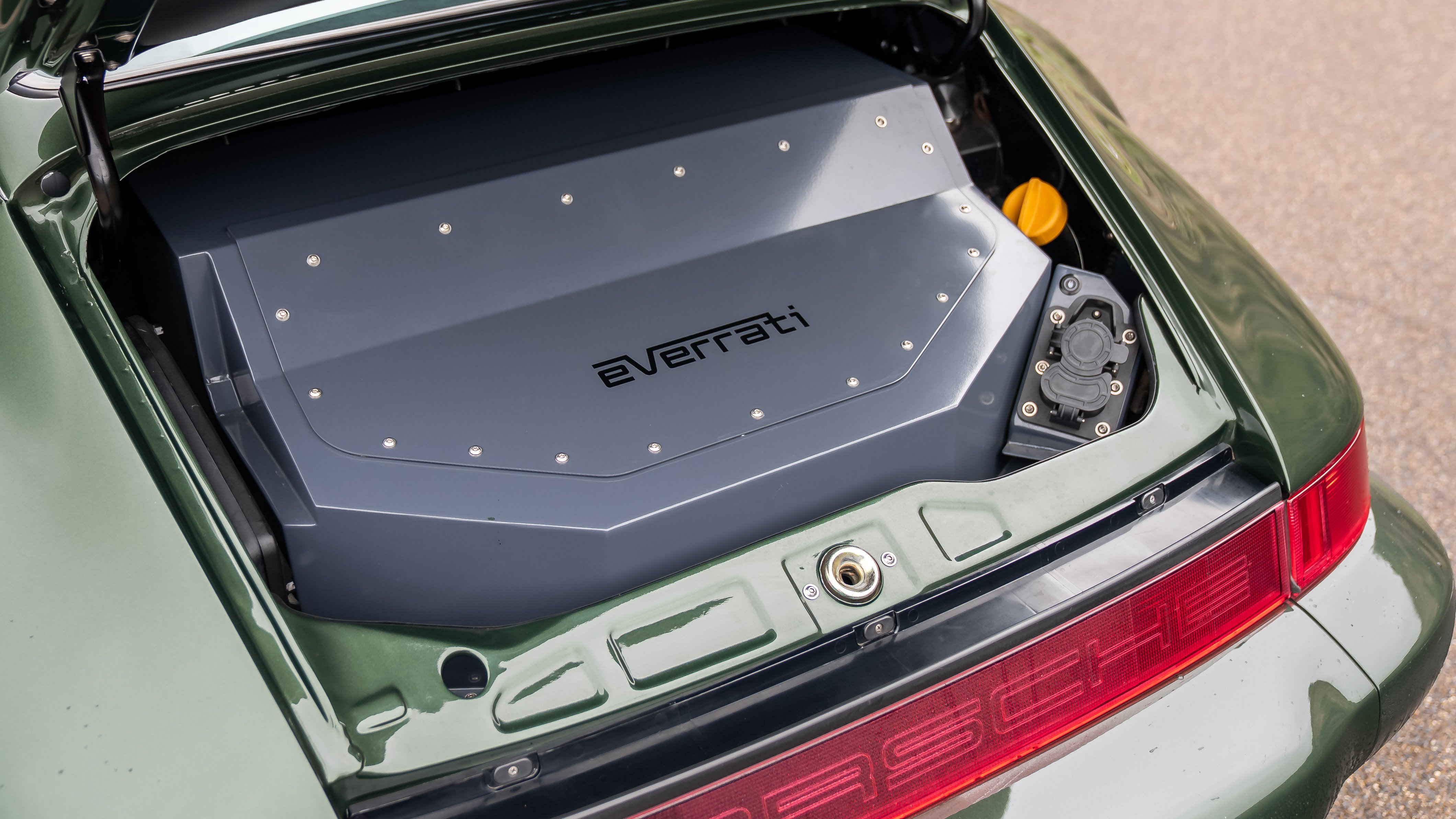 Porsche 911 by Everrati 