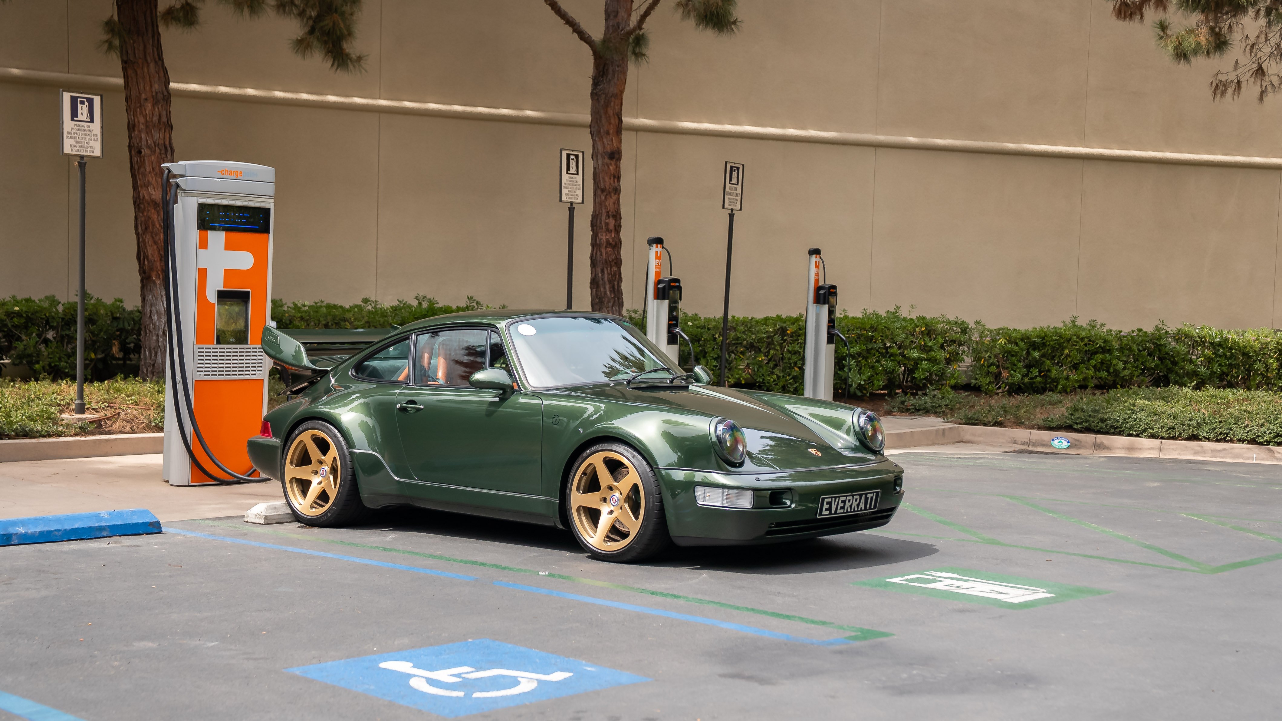 Porsche 911 by Everrati 